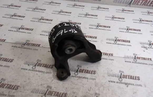 Honda CR-V Rear differential/diff mount bracket 