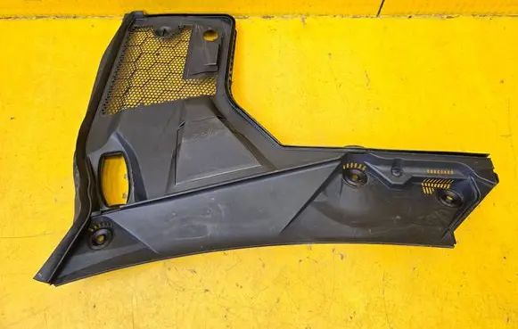 Mercedes-Benz C W205 Wiper trim A2058309002