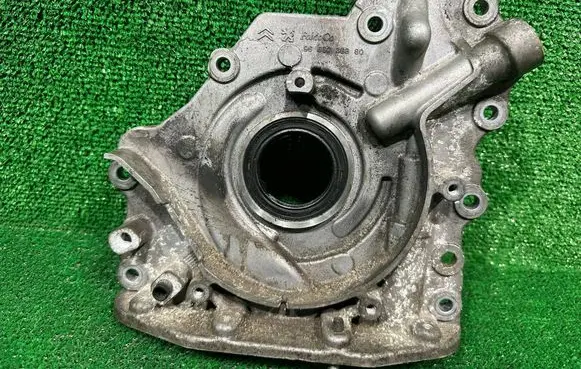Volvo S80 Oil pump 9686038880