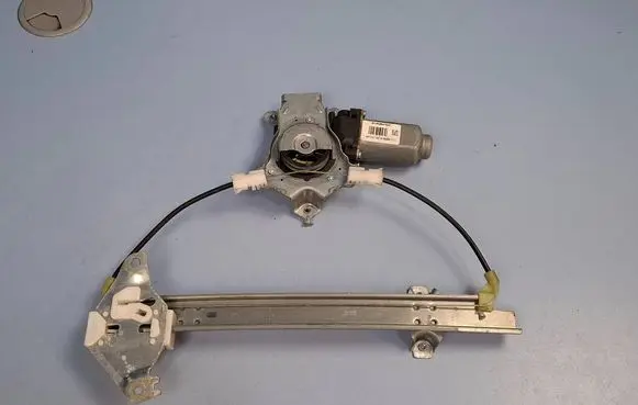 Nissan Qashqai Rear door window regulator with motor 402191A