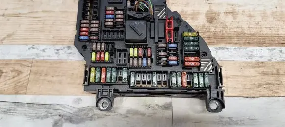 BMW 7 F01 F02 F03 F04 Fuse module 925281201 317033452
