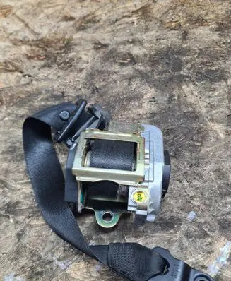Mercedes-Benz E W211 Front seatbelt 561014701 008R000