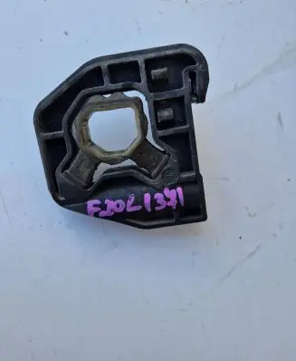 Radiator mount bracket