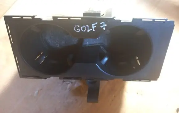Cup holder front