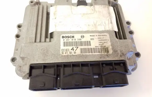 Citroen C3 Engine control unit/module 0281010390 9647158180