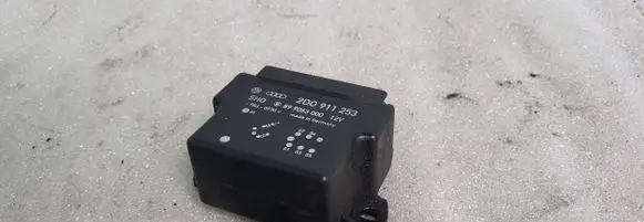 Volkswagen II LT Glow plug pre-heat relay 2D0911253 899063000