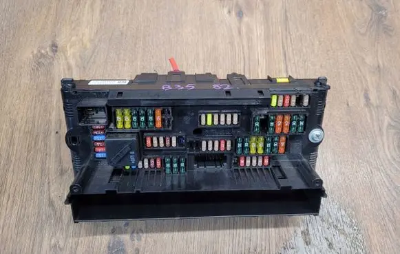 BMW 5 F10 F11 Fuse box set 9234421