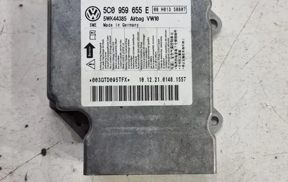 Volkswagen Jetta VI Airbag control unit/module 5C0959655E 5WK44385