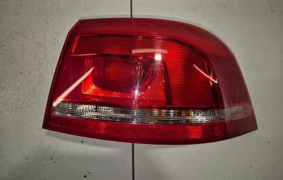Volkswagen PASSAT B7 Rear/tail lights 3AF945096C