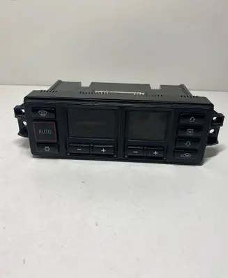 Audi A4 S4 B5 8D Climate control unit 8L0820043B 5HB00760800
