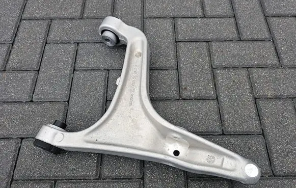 Maserati Ghibli Front control arm 06700390330
