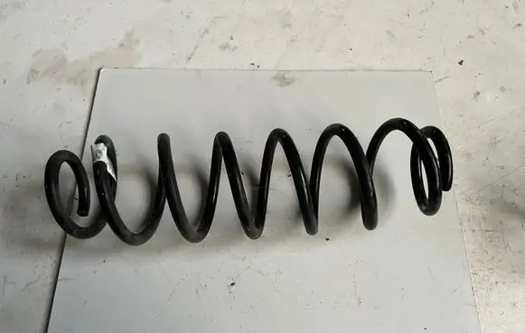 Volkswagen Golf VII Rear coil spring 5Q0511115JS