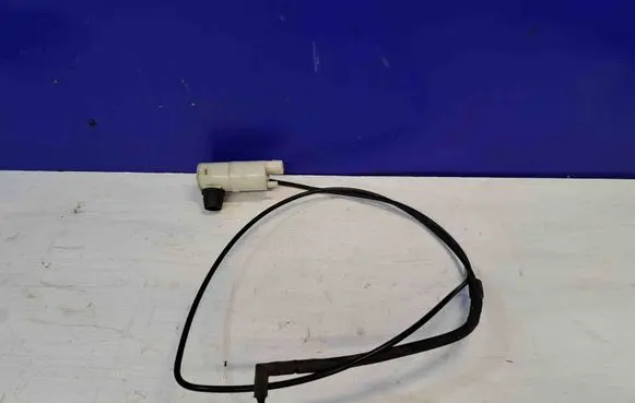 Chevrolet Tahoe Windscreen/windshield washer pump 15248574