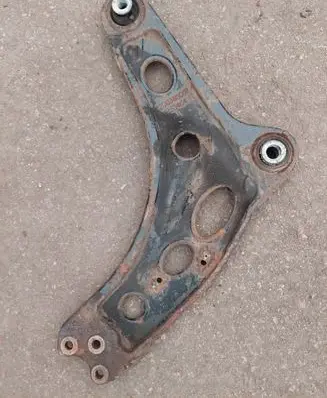 Renault Trafic III (X82) Front lower control arm/wishbone 8200395007