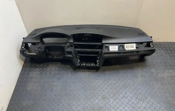 BMW 3 E90 E91 Dashboard 7077817 72758412 9125815
