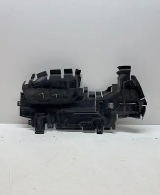 Audi Q7 4M Air intake duct part 4M0121284C