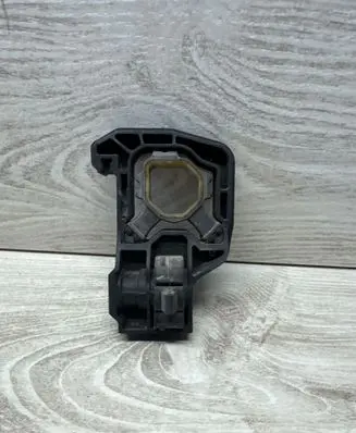 BMW 4 F36 Gran coupe Radiator mount bracket 7575247