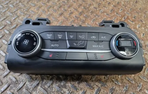 Ford Escape IV Climate control unit LJ6T18C612 LJ6T18C612LB