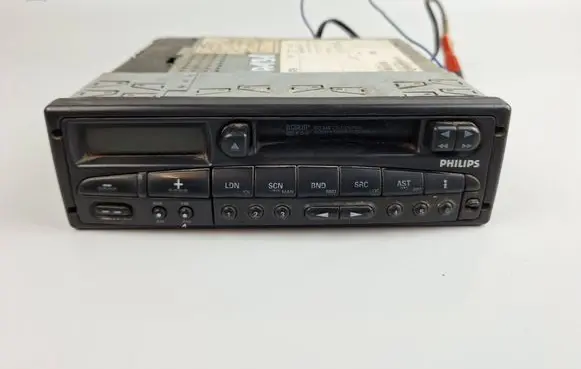 Volkswagen PASSAT B4 Radio/CD/DVD/GPS head unit M5X6MAX SV029651