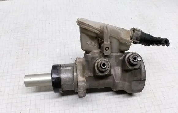 Ford Focus Master brake cylinder 21030399 L519888