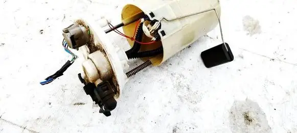 Toyota Avensis T250 Fuel level sensor