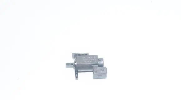 BMW 7 F01 F02 F03 F04 Vacuum valve 7810831
