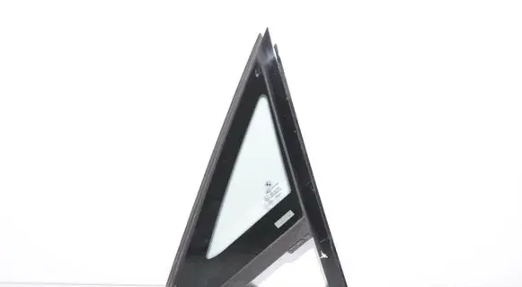 BMW i8 Front triangle window/glass 7372179