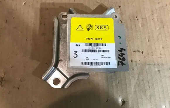 Peugeot 107 Airbag control unit/module 891700H030 TRW 212388103