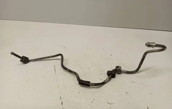 Fuel injector supply line/pipe