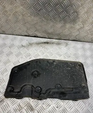 KIA Sportage Engine splash shield/under tray 291302S100