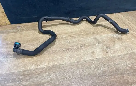 Land Rover Range Rover Sport L494 Engine coolant pipe/hose FPLA8B573CB