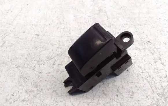 Nissan Primera Electric window control switch 25411AV600 C8DD705N 1322N1