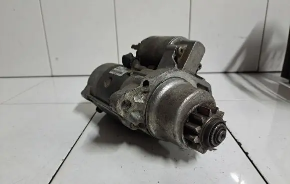 Nissan Almera Tino Starter motor M008T71371 23300WD001