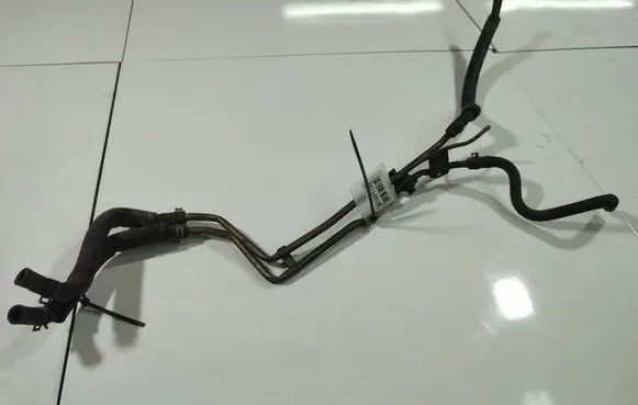 Mazda 5 Engine coolant pipe/hose 