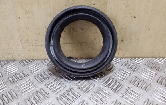 Nissan X-Trail T30 Rear coil spring rubber mount 