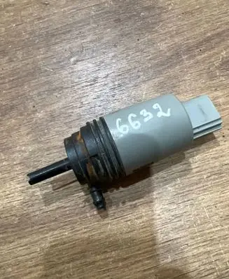 BMW 5 E60 E61 Windscreen/windshield washer pump 6934159