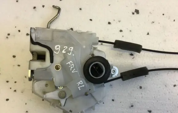 Honda FR-V Rear door lock