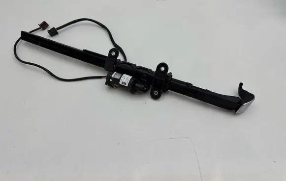 BMW 4 F32 F33 Seat belt height adjuster 7307916