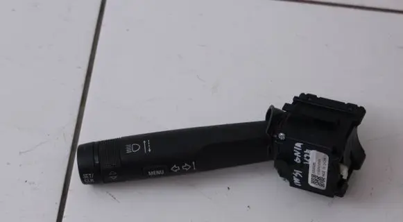 Opel Astra J Wiper control stalk 13303268