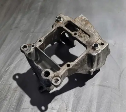 Land Rover Discovery Sport Fuel pump bracket 9X2Q9A361CB