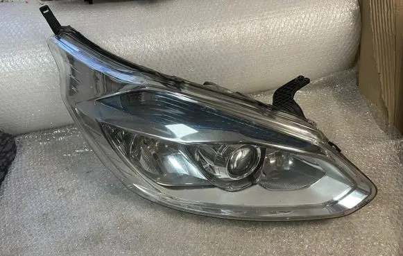 Ford Transit Custom Headlight/headlamp bk21-13d152-bj
