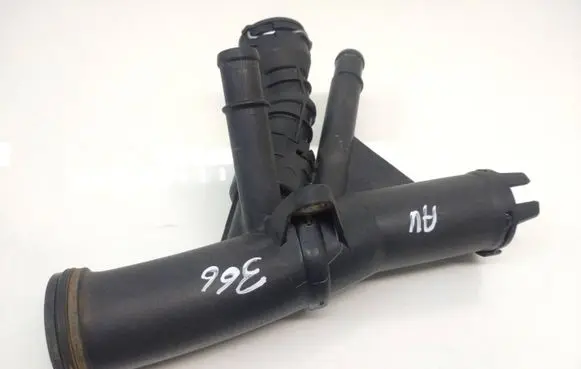 Volkswagen Tiguan Engine coolant pipe/hose 04L121026AE 04L121071E