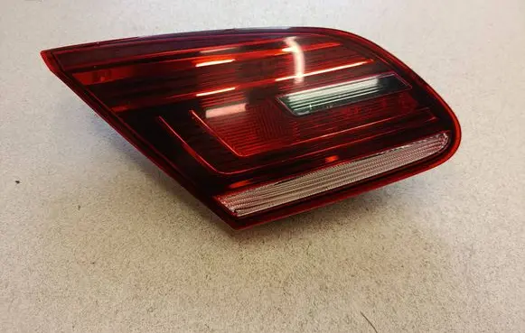 Volkswagen PASSAT CC Tailgate rear/tail lights 3C8945307S 81180101