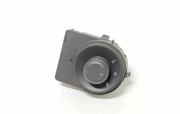 Wing mirror switch