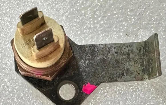 Audi 80 90 S2 B4 Coolant temperature sensor 053919369A 039306287