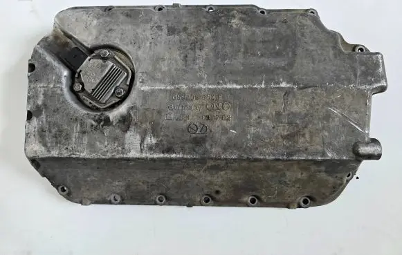 Audi A6 S6 C5 4B Oil sump 059103604F