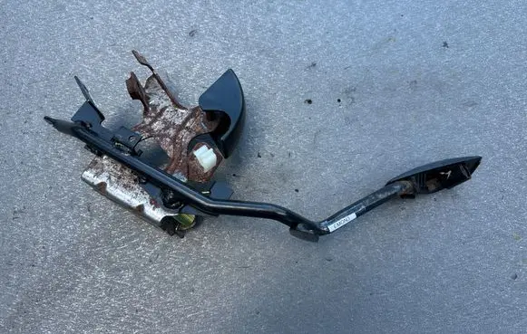 Opel Monterey Accelerator throttle pedal 844435