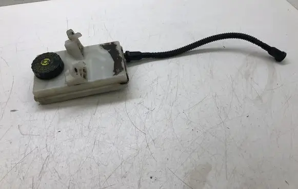 Peugeot 3008 I Brake fluid reservoir 9680907780