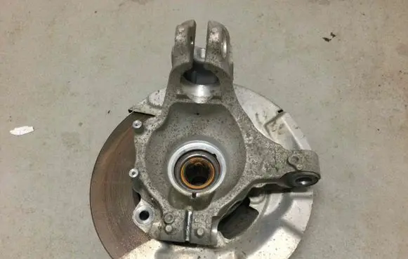 Land Rover Discovery Sport Front wheel hub spindle knuckle LR140538