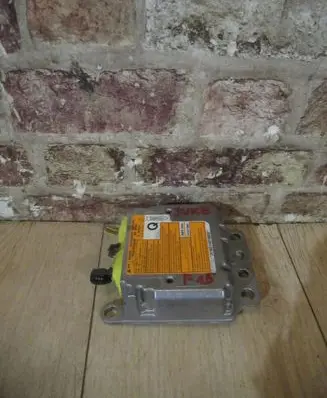 Nissan Juke I F15 Airbag control unit/module